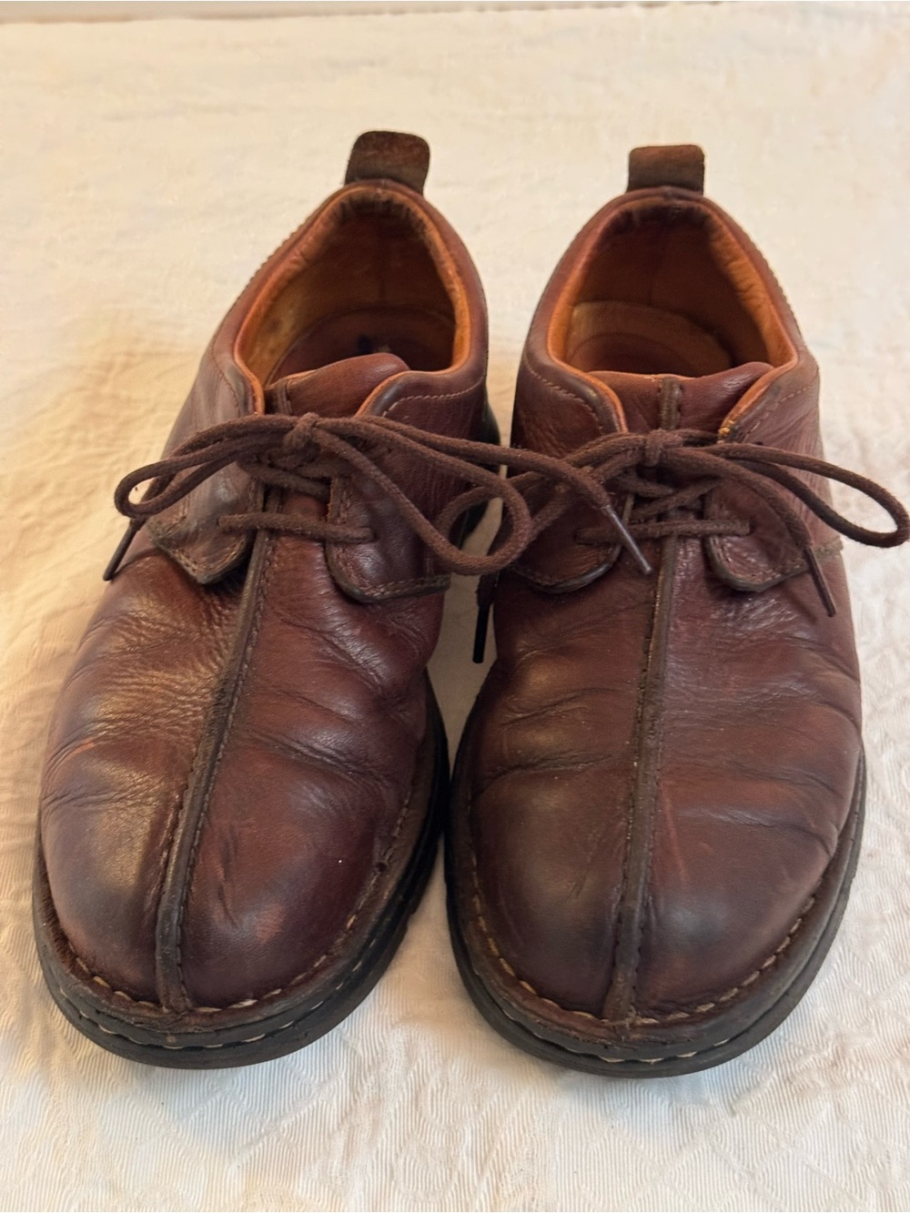 Ugg Classic Men's Brown Leather Lace-Up Shoes 8.5